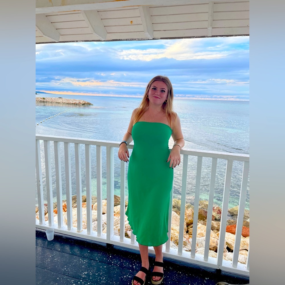 Meet your Posher, Ella